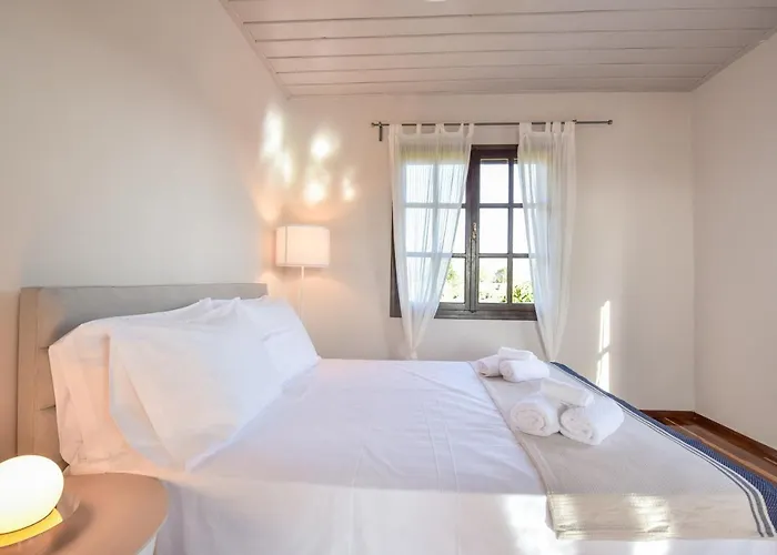 Alexandre Maison Beachfront Vacation * Gialova