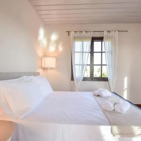 Alexandre Maison Beachfront Vacation * Gialova