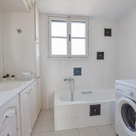 Alexandre Maison Beachfront Vacation *