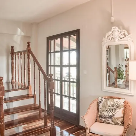 Alexandre Maison Beachfront Vacation