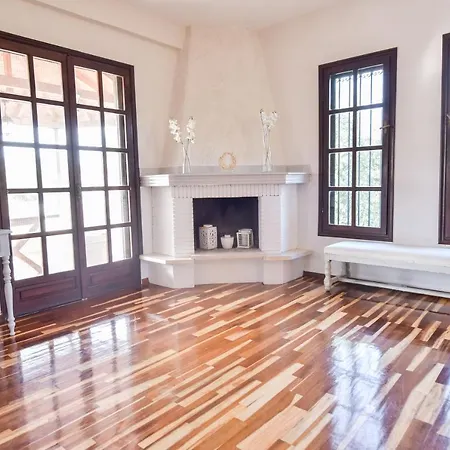 Alexandre Maison Beachfront Vacation