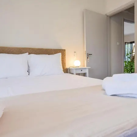 Alexandre Maison Beachfront Vacation *