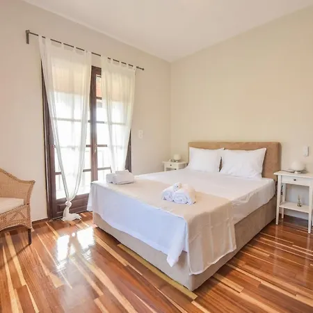 Alexandre Maison Beachfront Vacation