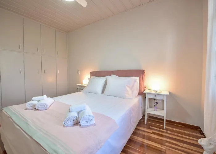 Alexandre Maison Beachfront Vacation Tatil Evi *