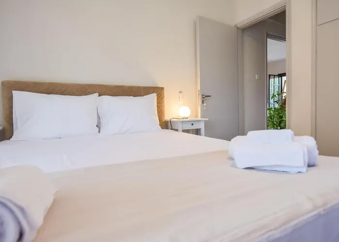 Alexandre Maison Beachfront Vacation *