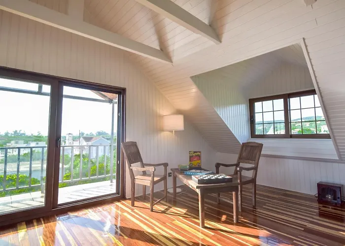 Alexandre Maison Beachfront Vacation